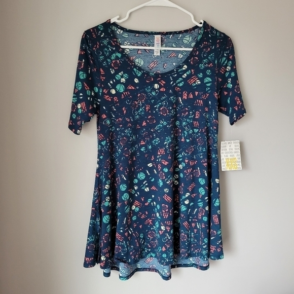 LulaRoe Perfect T - Picture 1 of 4